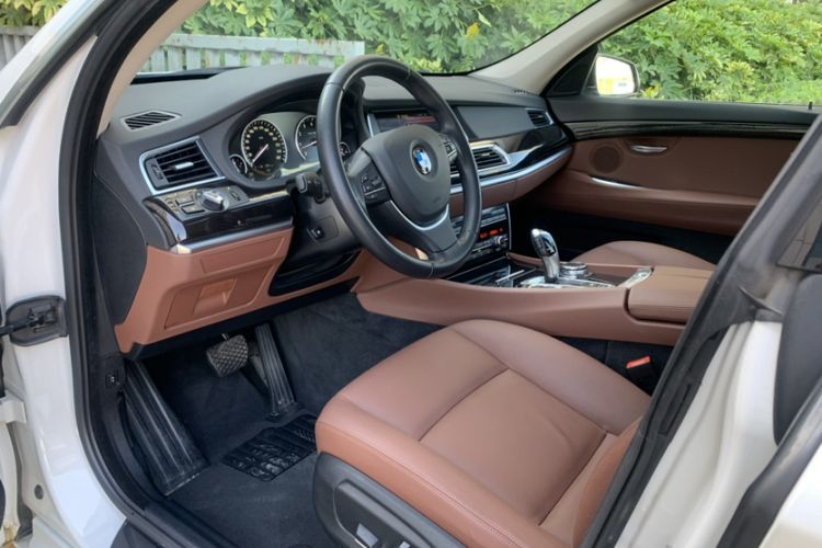 Used BMW 5 Series GT 2014 535i Leading Model
