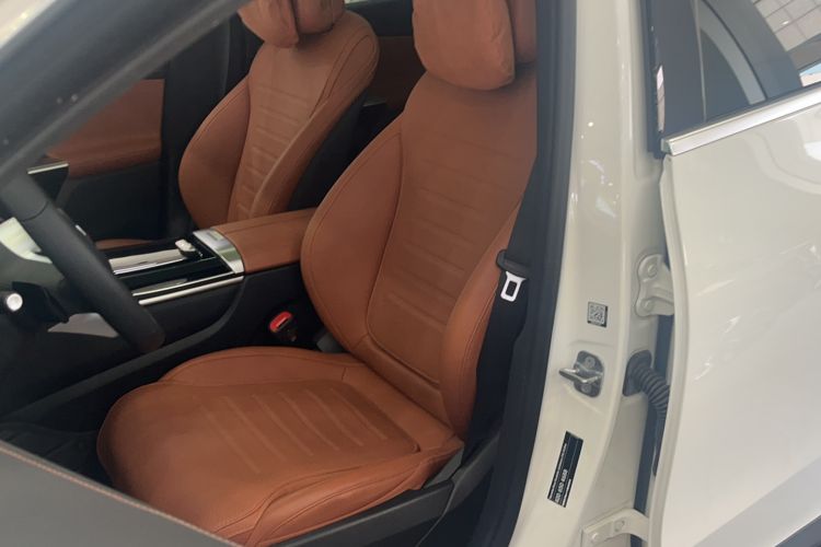 Used Mercedes-Benz GLC 2023 GLC 260 L 4MATIC Dynamic Edition 5-seater
