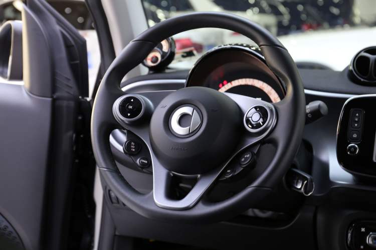 Used  fortwo 2018 0.9T 66kW Hardtop Pioneer Edition China V Emission Standard
