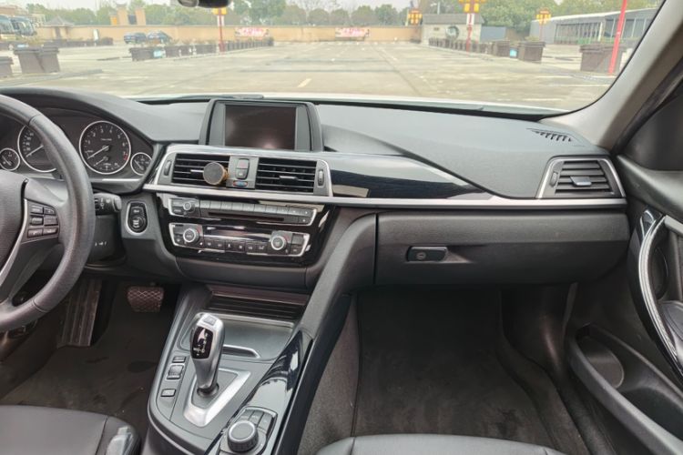 Used BMW 3 Series 2017 320Li Fashion Model
