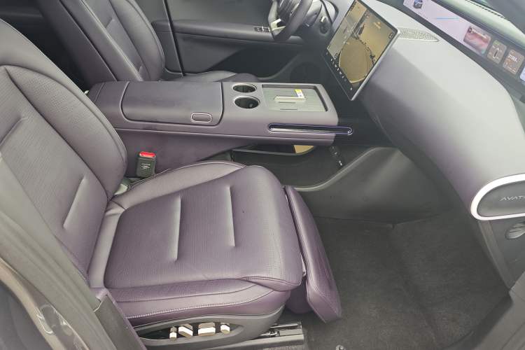 Used  07 2024 Max Extended-Range Edition