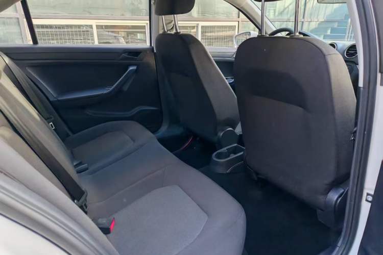 Used Volkswagen Jetta 2015 Value Edition 1.6L Manual Fashionable Style