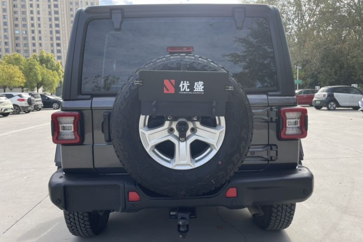 Used  Wrangler 2019 2.0T Sahara Four-Door Version China VI Emission Standard
