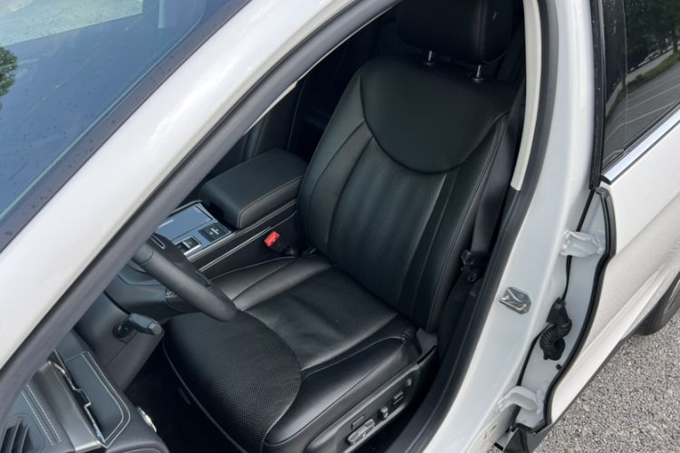 Used Ford Edge 2021 PLUS EcoBoost 245 Two-Wheel-Drive Platinum Edition 5 Seats
