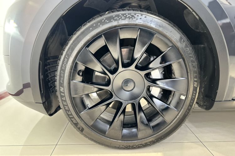 Used Tesla Model Y 2024 Rear-Wheel-Drive Version