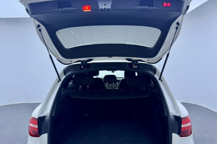 Used Mercedes-Benz GLC 2019 Refreshed GLC 300 L 4MATIC Dynamic Edition
