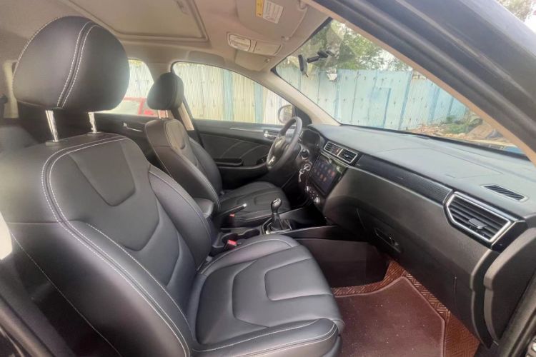 Used Dongfeng Fengon 580 2018 Revised Version 1.8L Manual Comfort Edition
