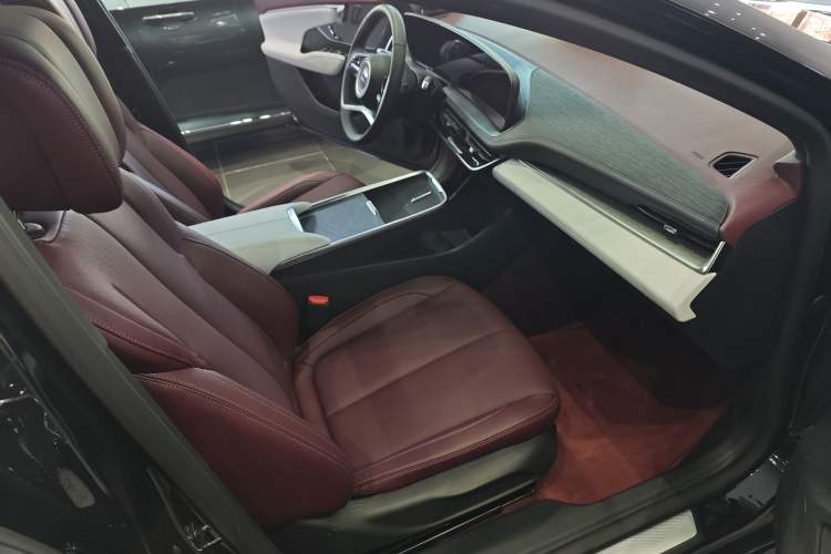 Used Buick LaCrosse 2025 28T Platinum Edition
