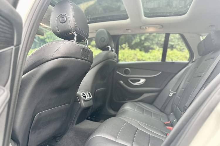 Used Mercedes-Benz C-Class 2015 C 200 station wagon
