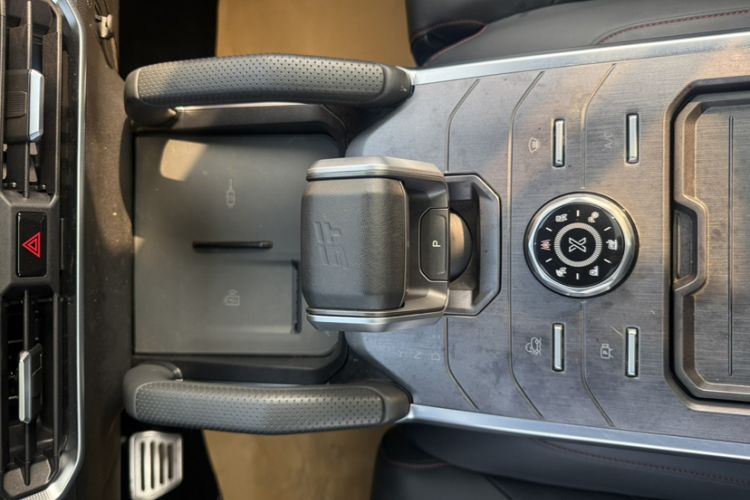 Used JETOUR Traveler 2023 2.0T All-Wheel Drive CrossPRO+