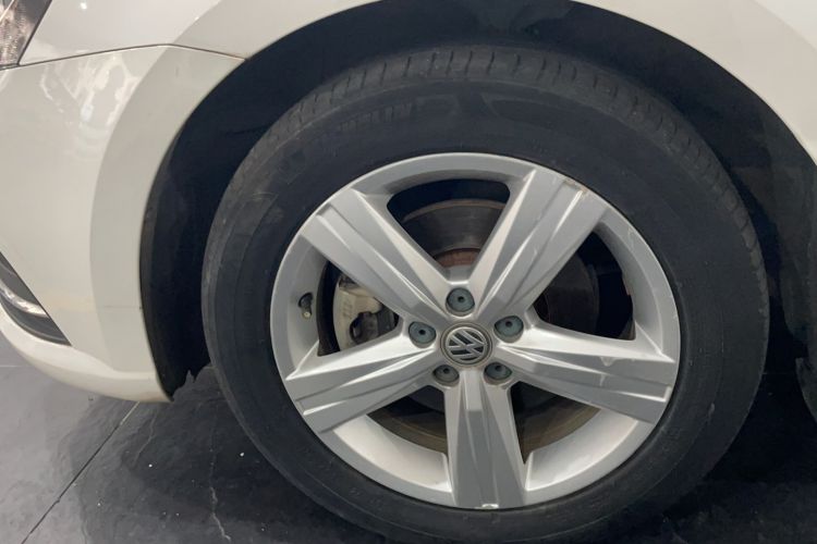 Used Volkswagen Lavida 2017 1.6L Manual Fashion Edition
