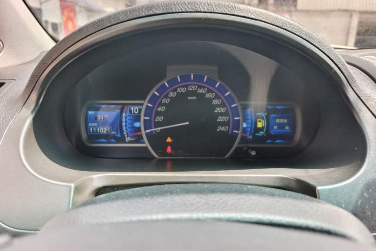 Used BYD S6 2014 2.0L Manual Luxury 5-Seater
