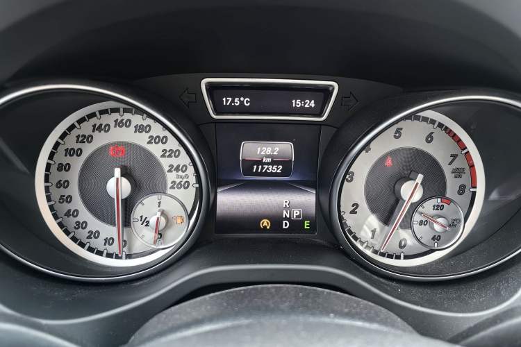 Used Mercedes-Benz GLA 2015 GLA 220 4MATIC Fashion Model
