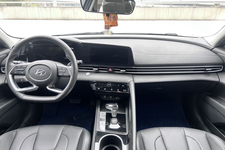 Used Hyundai Elantra 2021 1.5L CVT LUX Prestige Edition