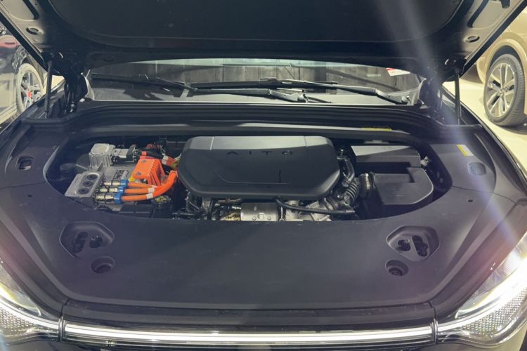 Used Hima AITO M9 2025 Extended-Range Ultra Version 52 kWh 6-Seater
