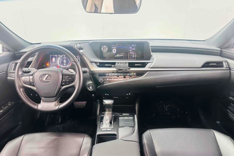 Used Lexus ES 2020 200 Excellence Edition
