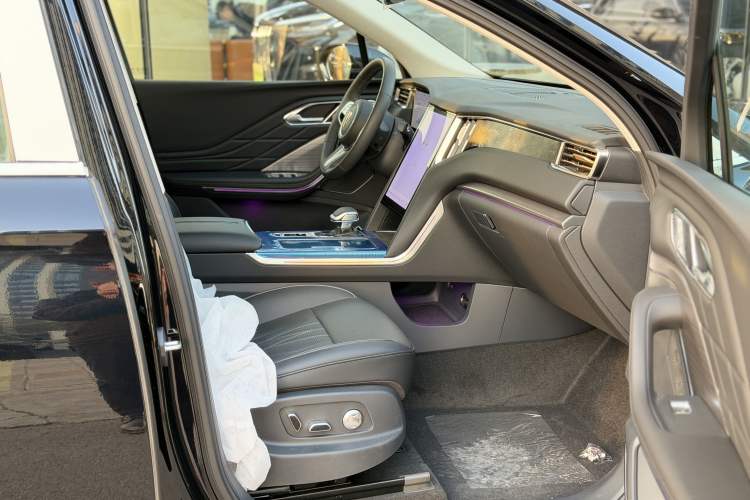 Used Hongqi HS7 PHEV 2024 2.0T PHEV Four-Wheel Drive Flagship Edition 7 Seats
