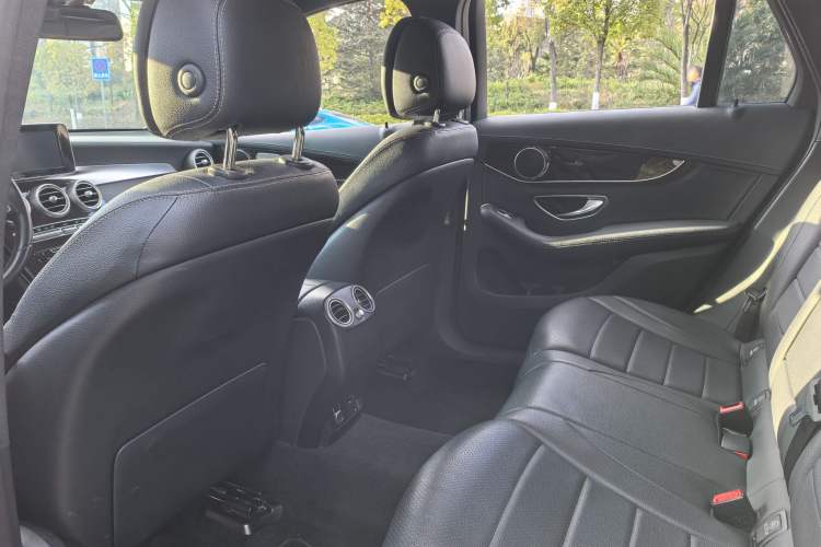 Used Mercedes-Benz GLC 2019 GLC 260 L 4MATIC Luxury Model
