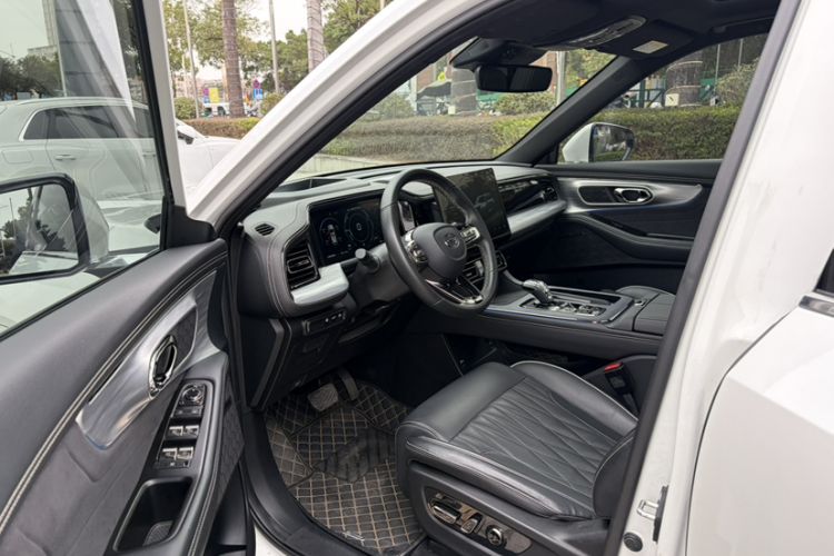 Used GAC Trumpchi GS8 2022 Double-Energy Series 2.0TM Two-Wheel Drive Prestige Edition (6 Seats)
