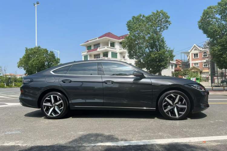 Used Volkswagen Lamando 2023 Lavida L 280TSI DSG Cool & Spicy Edition
