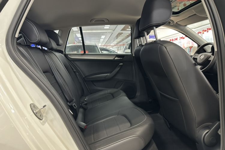 Used Skoda Rapid Spaceback 2016 Revised 1.6L Automatic Chuanxing Version
