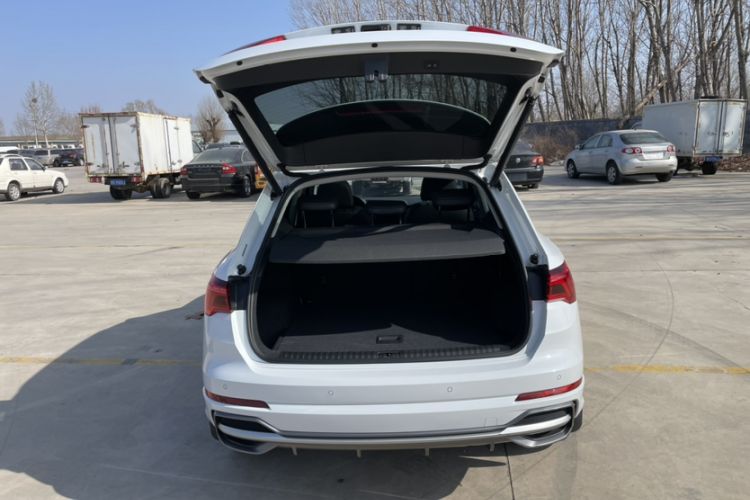 Used Audi Q3 2020 35 TFSI Fashion Dynamic Model
