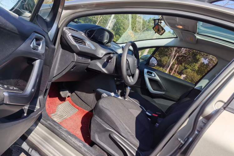 Used Peugeot 2008 2016 230THP Automatic Fashion Edition
