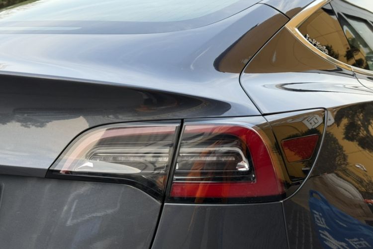 Used Tesla Model 3 2019 Long-Range Rear-Wheel-Drive Version
