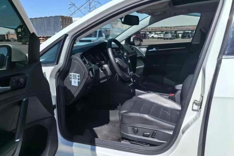 Used Volkswagen Golf 2014 1.4TSI Luxury Travel Edition
