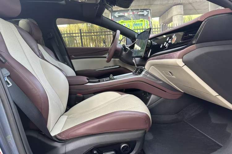 Used BYD Seal 2023 DM-i 1.5T 121km Prestige Model
