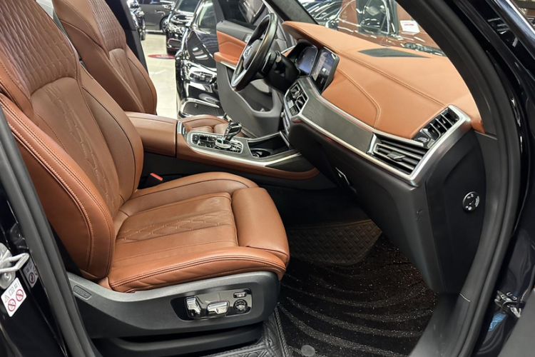 Used BMW X7 2022 xDrive40i Luxury M Sport Package
