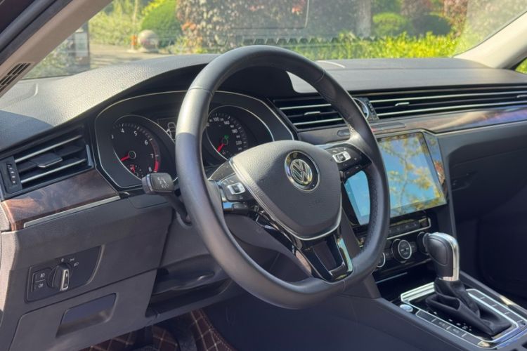 Used Volkswagen Magotan 2018 330TSI DSG Luxury Model
