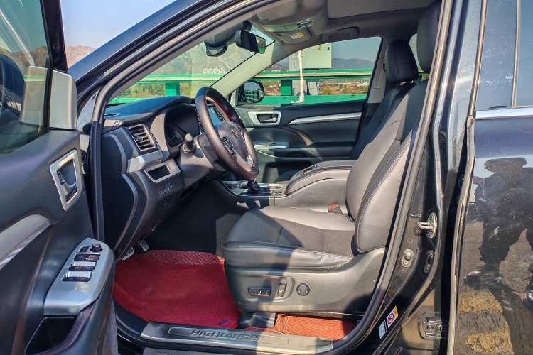 Used Toyota Highlander 2018 2.0T Four-Wheel Drive Luxury Edition 7 Seats China V Emission Standard