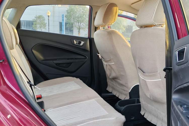 Used Ford Fiesta 2013 Hatchback 1.5L Automatic Fashion Edition
