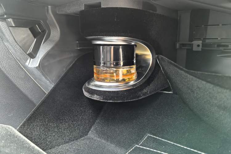 Used Mercedes-Benz GLC 2020 Facelift GLC 300 L 4MATIC Dynamic Edition
