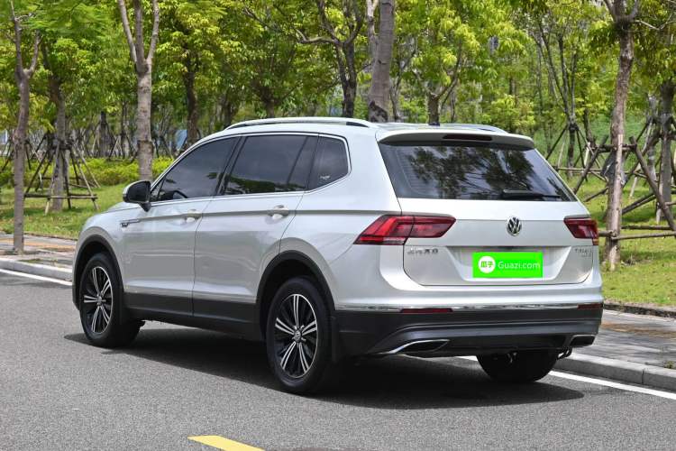 Used Volkswagen Tiguan L 2018 380TSI Automatic All-Wheel Drive Luxury Edition
