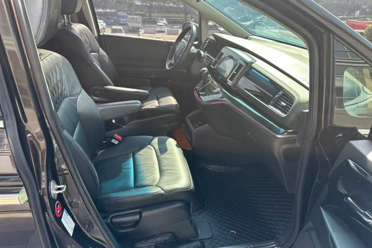 Used Honda Elysion 2019 2.0L Hybrid Luxury Edition
