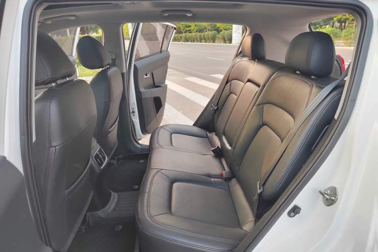 Used Kia Sportage R 2015 2.0L Automatic Two-Wheel Drive DLX Model
