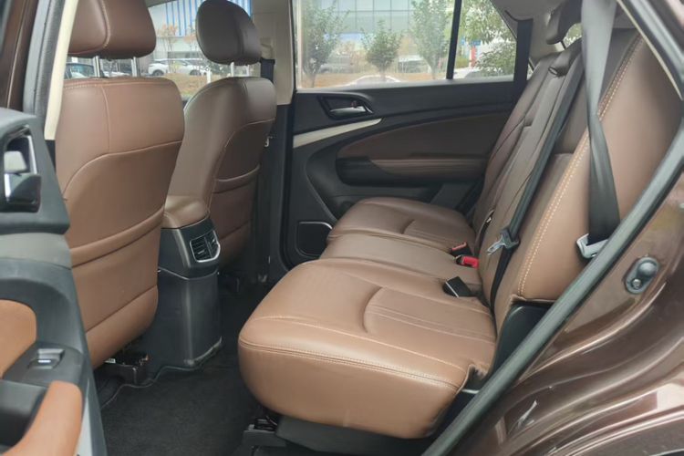 Used BYD S7 2015 2.0T Upgraded Automatic Luxury Version
