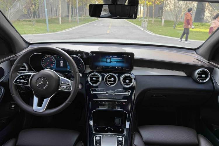 Used Mercedes-Benz GLC 2022 Facelifted GLC 260 L 4MATIC Dynamic Edition
