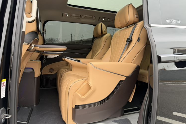 Used Denza D9 2024 DM-i 980 Four-Wheel Drive Prestige Model