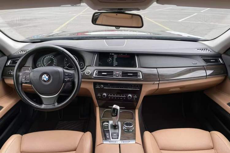 Used BMW 7 Series 2013 730Li Luxury Model
