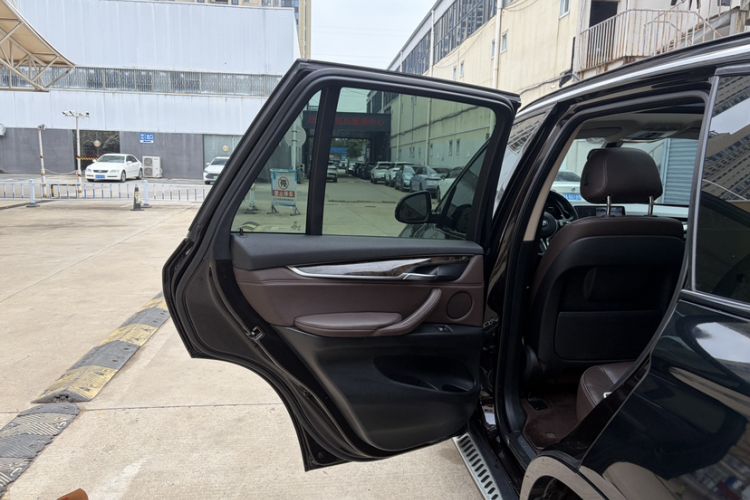 Used BMW X5 2017 xDrive28i
