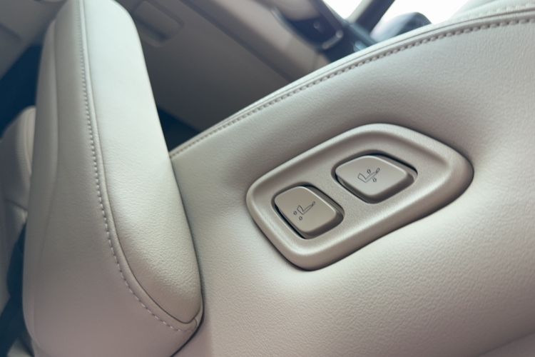 Used Buick GL8 New Energy 2025 Lu Shang Luxury Edition 7-Seater