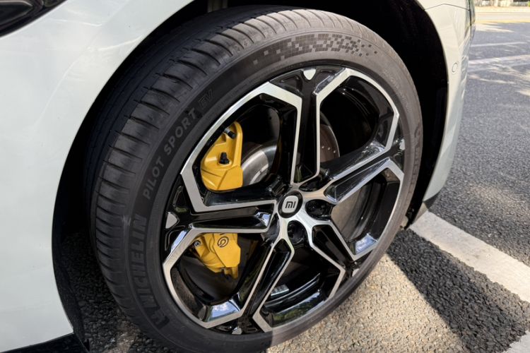 Used  SU7 2024 Rear-Drive Ultra-Long Range Advanced Pro-Level Intelligent Driving Version
