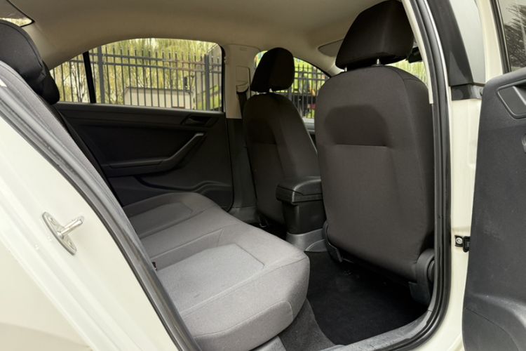 Used Volkswagen Jetta 2015 Value Edition 1.6L Manual Fashionable Style
