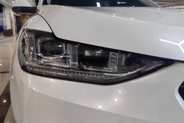 Used Wey VV6 2018 2.0T Two-Wheel Drive Flagship Version China V Standard
