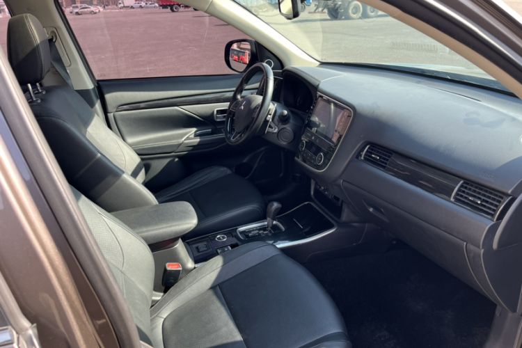 Used Mitsubishi Outlander 2018 2.4L 4x4 Elite Edition 5 Seats
