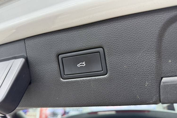 Used Volkswagen Tayron 2023 300TSI Two-Wheel-Drive Luxury Plus Advanced Edition
