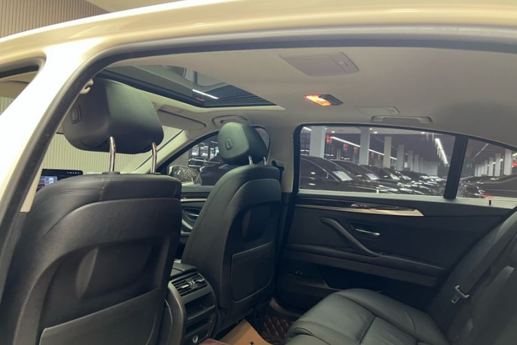 Used BMW 5 Series 2014 525Li Leading Model
